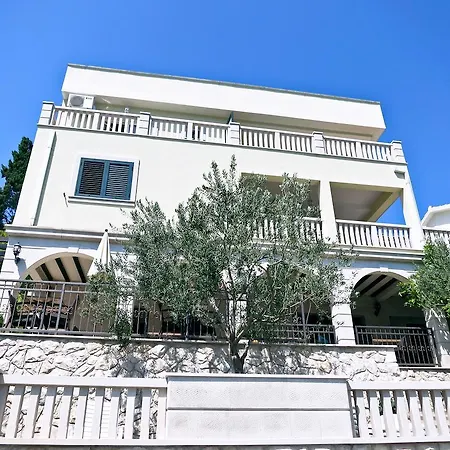Guest house Maslina 3*