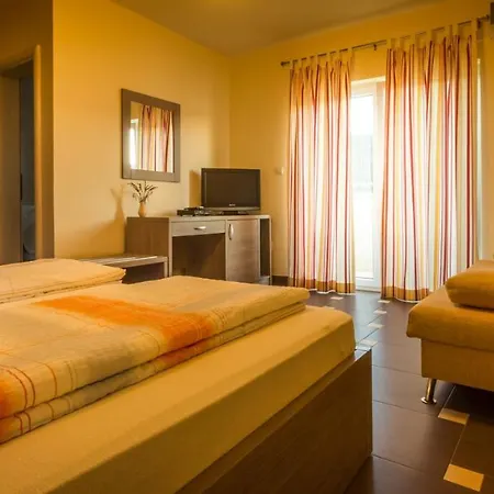 Guest house Maslina Neum